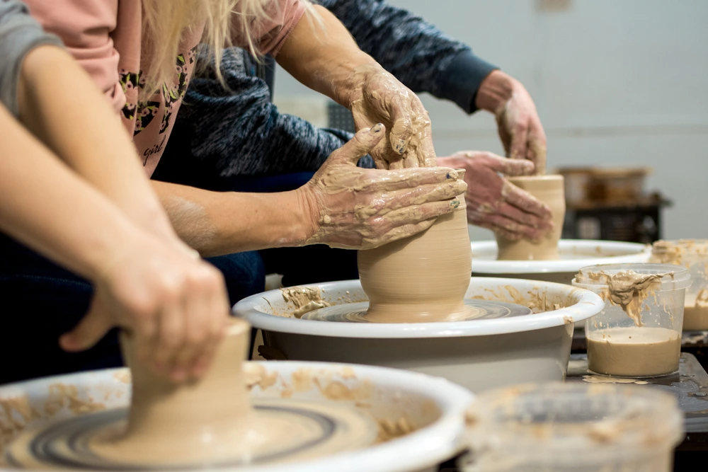 Keramik kursus hænder blogindlæg